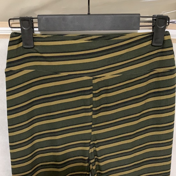 ⭐️Clearance⭐️LulaRoe Leggings OS - Picture 4 of 9